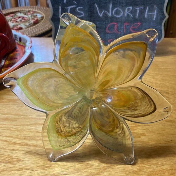 88- (VC) Vintage. Collectible. Handblown Glass. Flower. - Picture 2 of 8